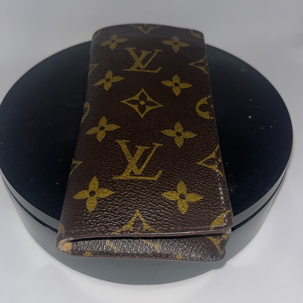 Authentic LV   Sunglasses or Eye  Case!